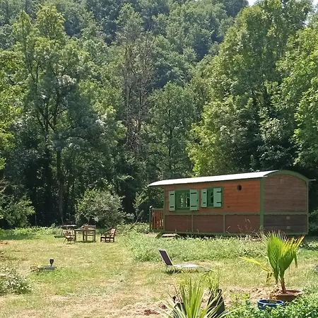 La Roulotte 4pl Confort Au Bord De La Riviere